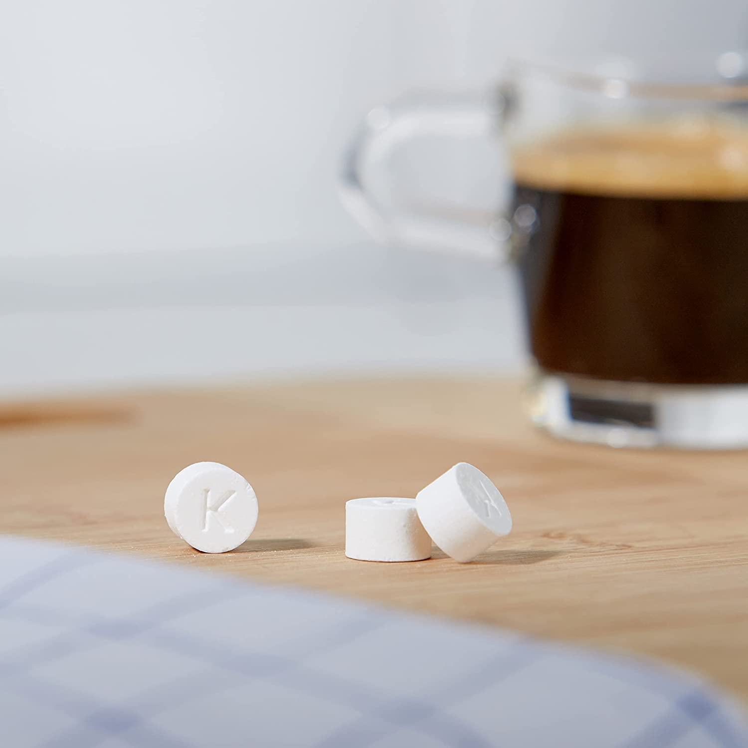 Krups Reinigungstabletten XS3000 für alle Kaffeevollautomaten von Krups, 10 Stück, hygienische Komplett-Reinigung, einfache Verwendung 2 x Krups Reinigungstabletten XS3000 für alle Kaffeevollautomaten von Krups, 2x10 Stück, hygienische Komplett-Reinigung, einfache Verwendung